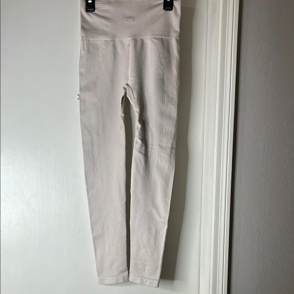 Anthropologie Leggings Seamless Design